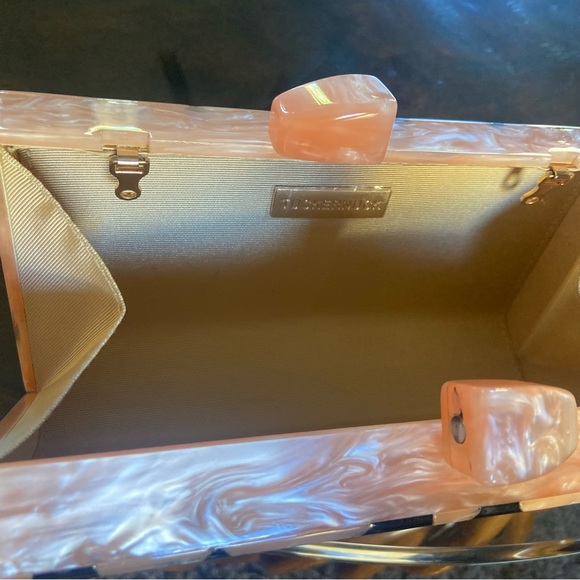 Tuckernuck - Picture 6 of 6